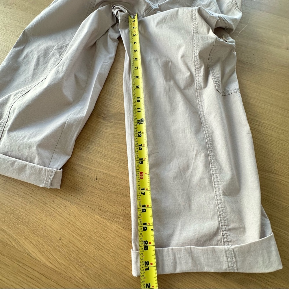 Chicos Convertible Poplin Cargo Pants Cropped Sz US 8 Beige Khaki Beachy Preppy - Picture 11 of 13